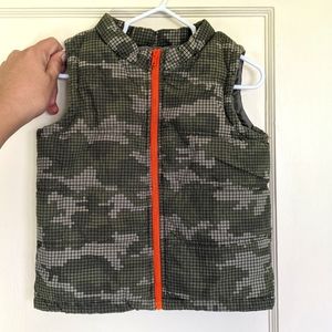 3t green camo puffer vest